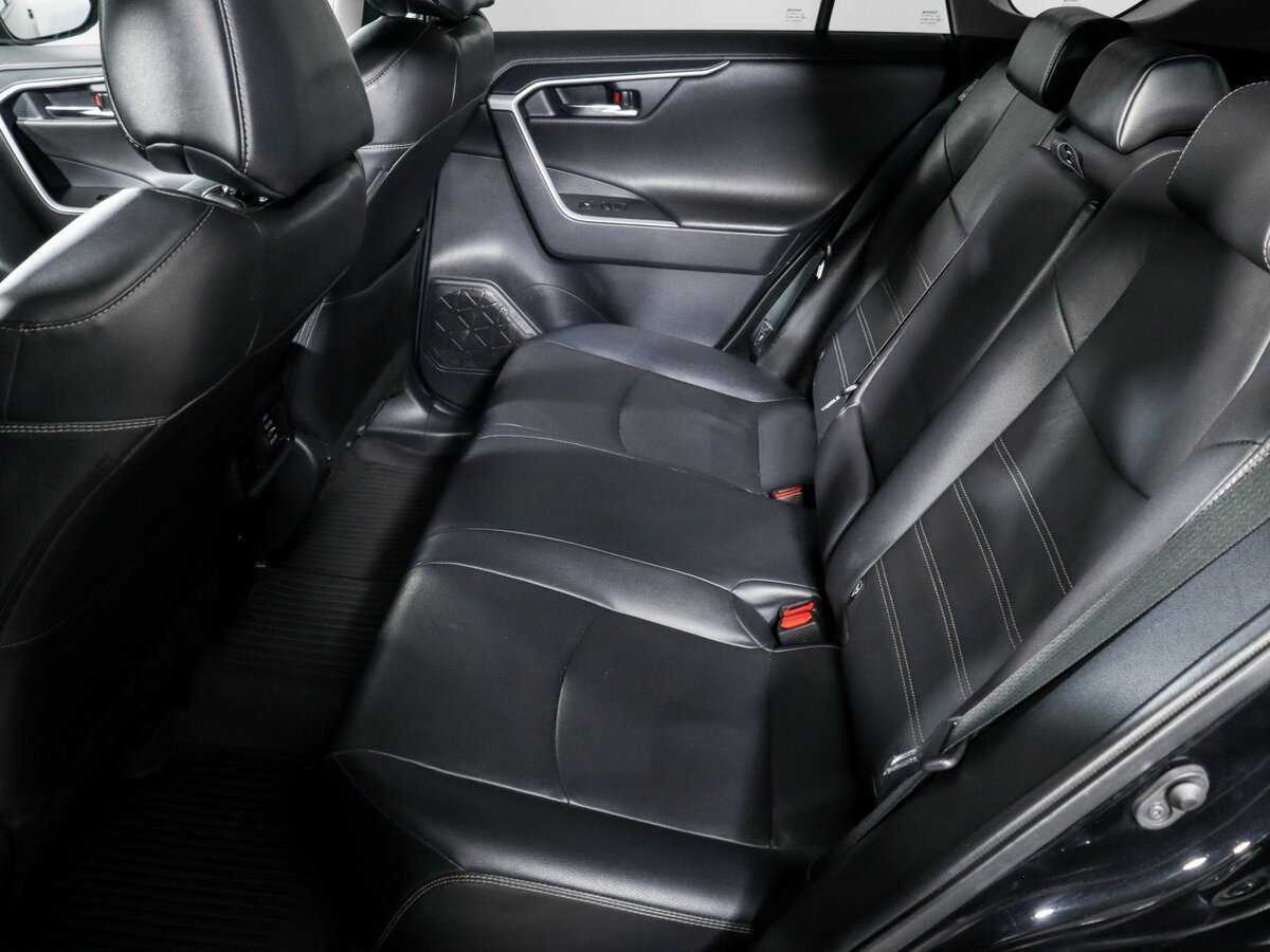 Toyota RAV4 2021 года с пробегом. Фото: #6