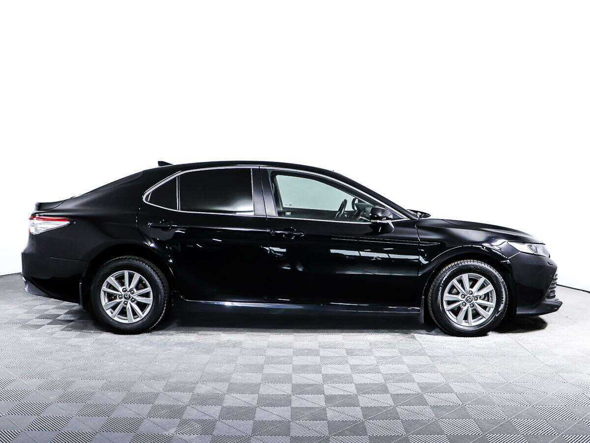 Toyota Camry 2020 года с пробегом. Посмотреть фото