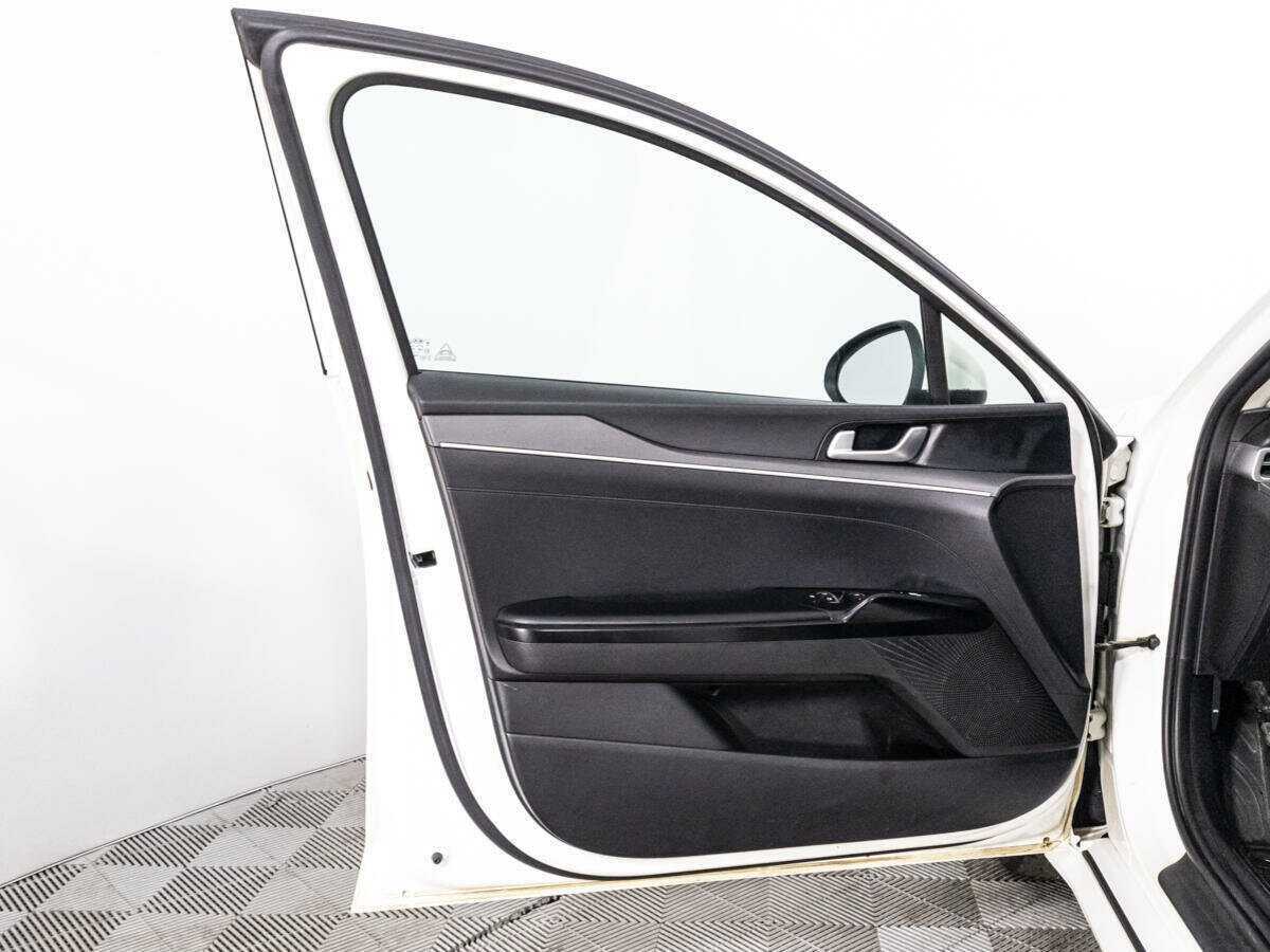 Kia K5 2021 года с пробегом. Фото: #23