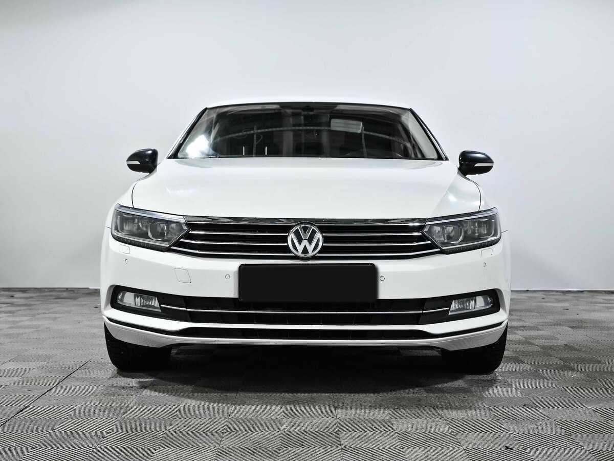 Volkswagen Passat 2015 года с пробегом. Фото: #1