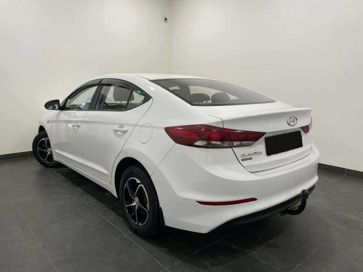 Hyundai Elantra 2016 года с пробегом. Фото: #2