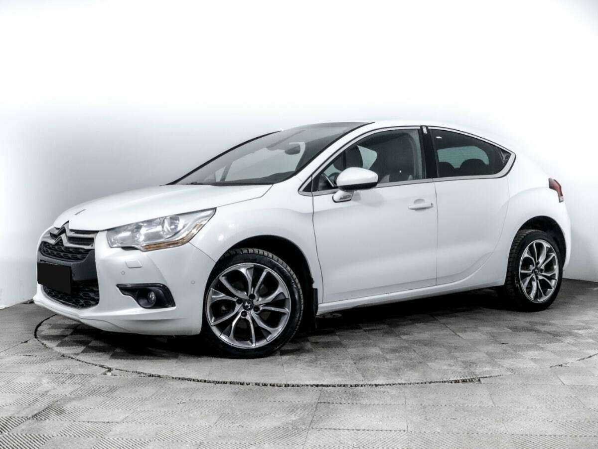Citroen DS4 2013 года с пробегом. Посмотреть фото