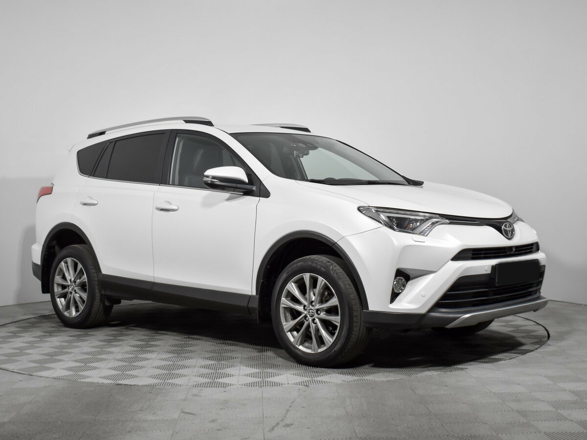 Toyota RAV4 2017 года с пробегом. Фото: #2