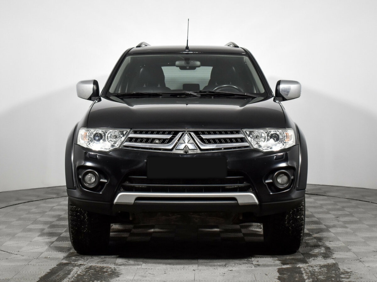 Mitsubishi Pajero Sport 2013 года с пробегом. Фото: #1