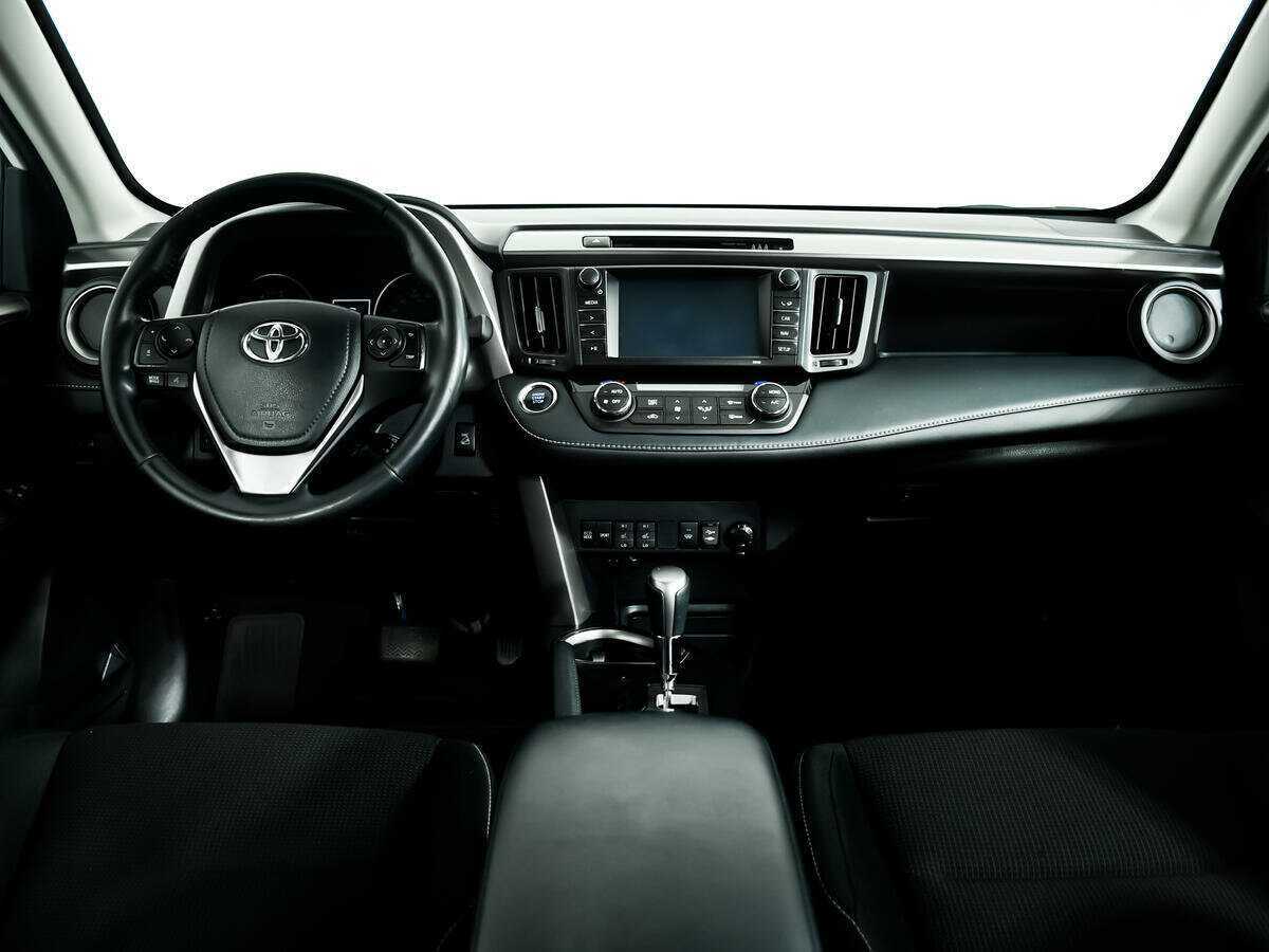 Toyota RAV4 2018 года с пробегом. Фото: #10
