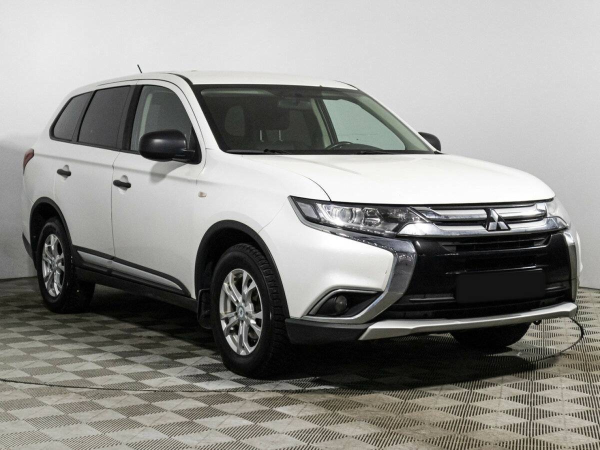 Mitsubishi Outlander 2016 года с пробегом. Фото: #2