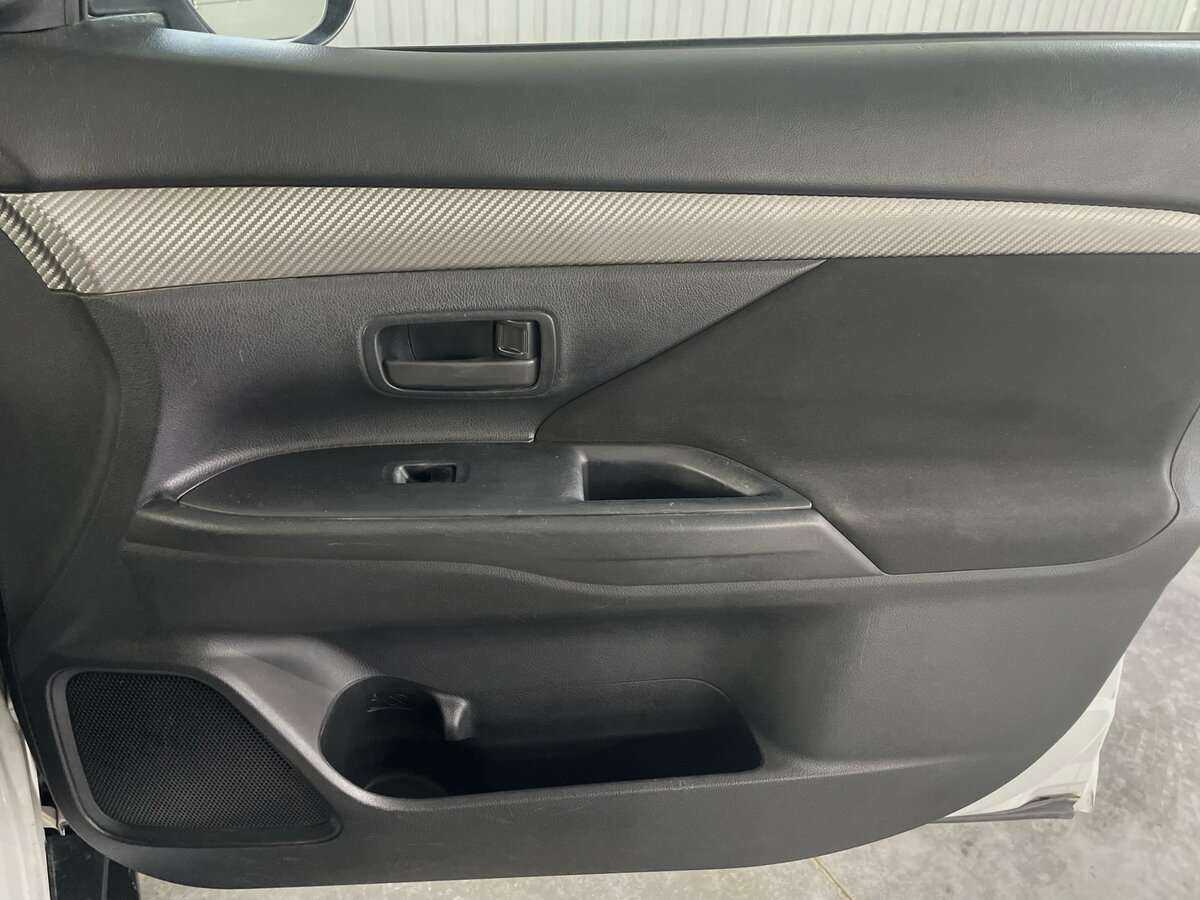 Mitsubishi Outlander 2013 года с пробегом. Фото: #18