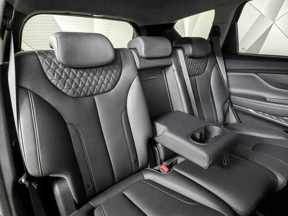Hyundai Santa Fe 2019 года с пробегом. Фото: #12