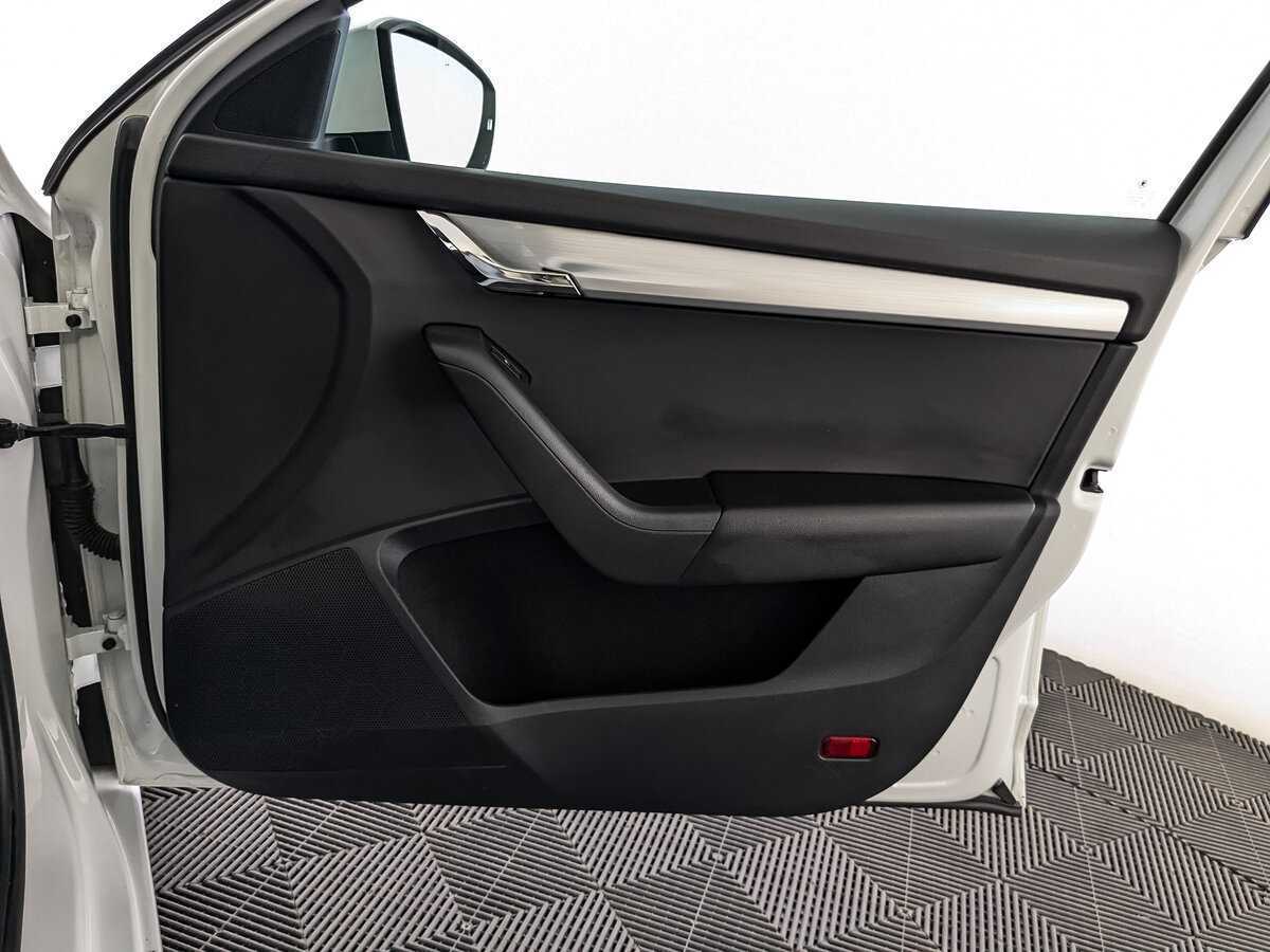 Skoda Octavia 2019 года с пробегом. Фото: #24