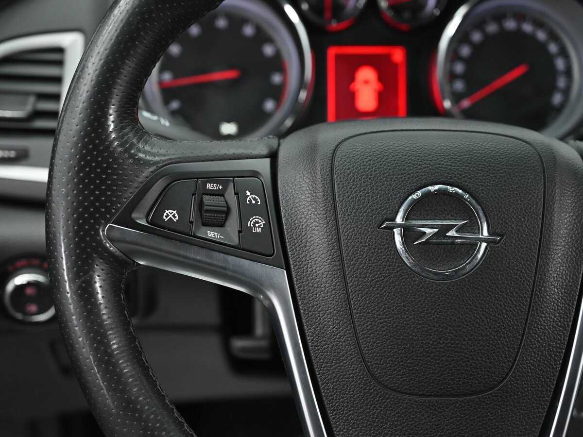 Opel Astra 2012 года с пробегом. Фото: #7