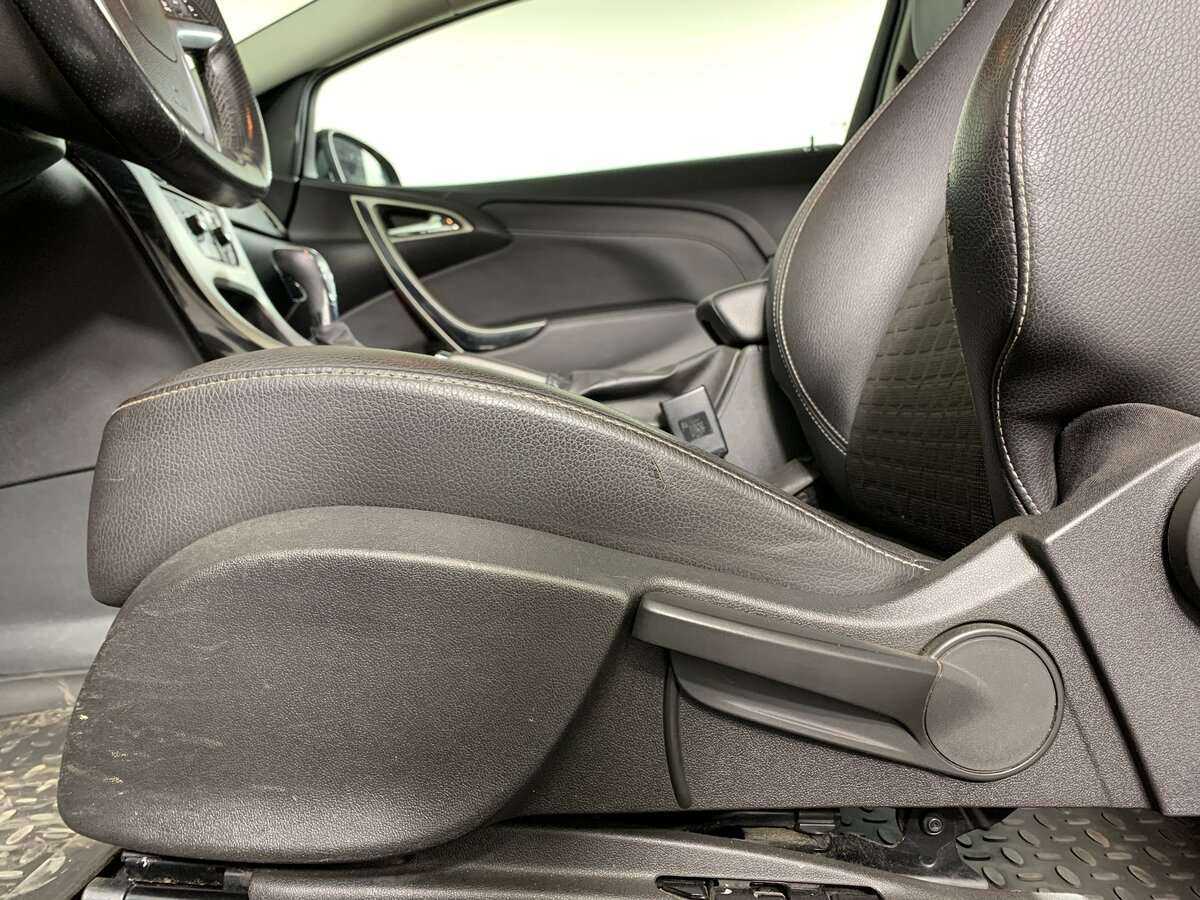 Opel Astra 2012 года с пробегом. Фото: #11