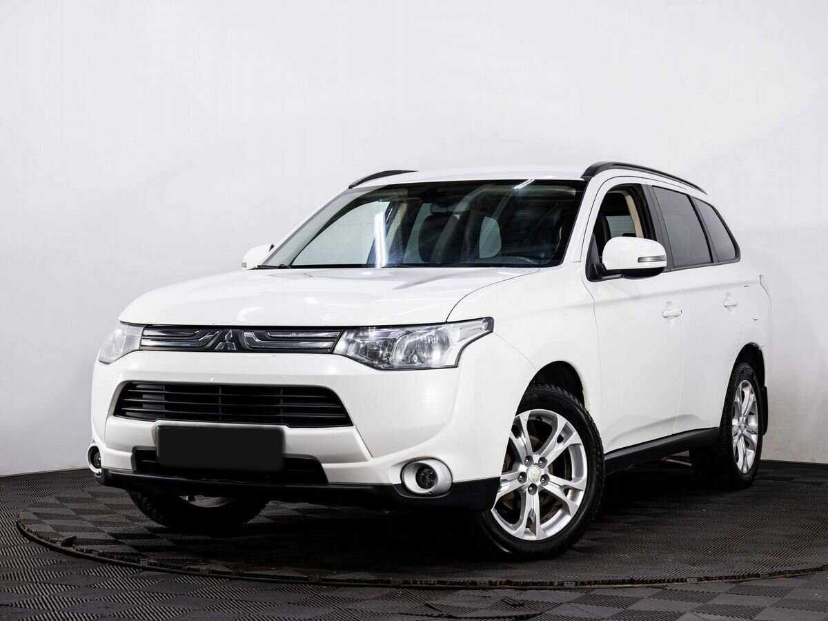 Mitsubishi Outlander 2012 года с пробегом. Посмотреть фото