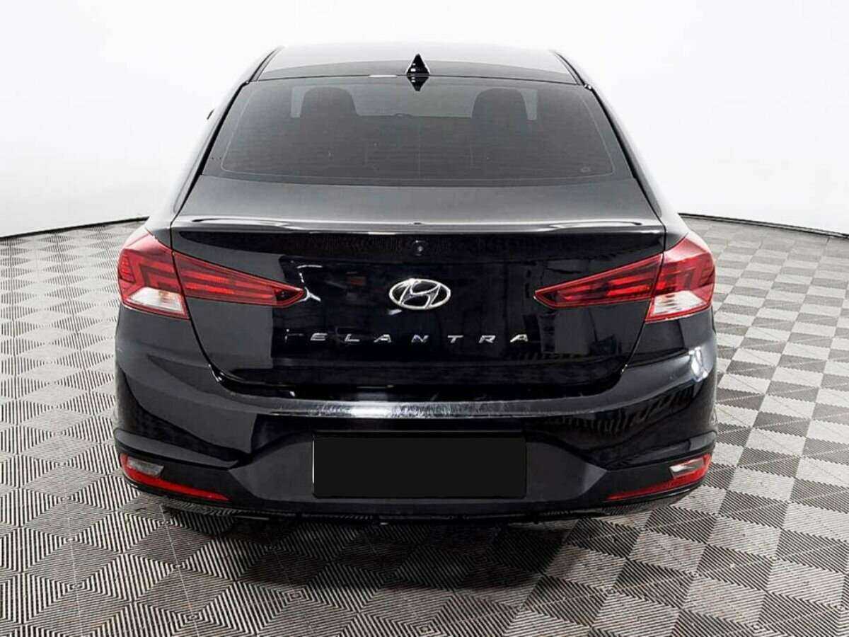 Hyundai Elantra 2019 года с пробегом. Фото: #4