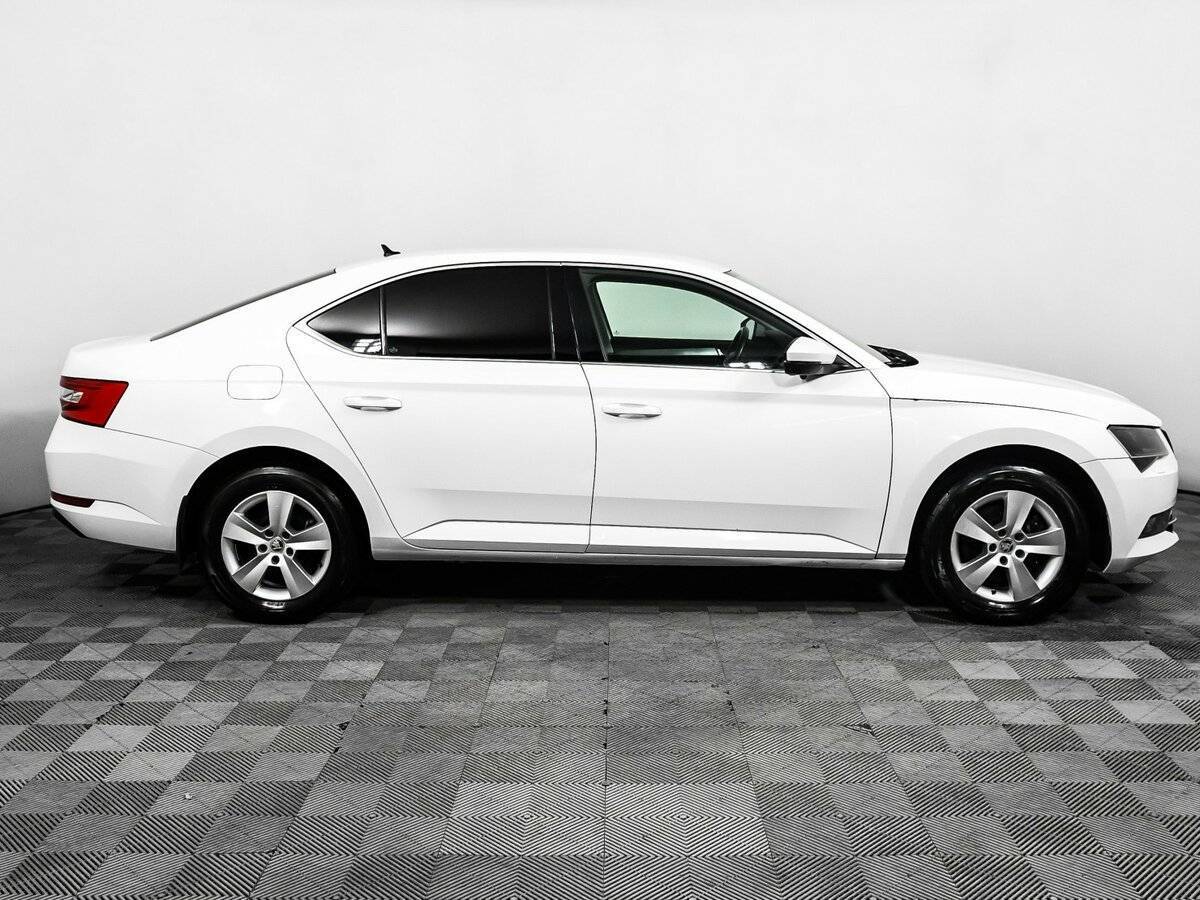 Skoda Superb 2016 года с пробегом. Фото: #3
