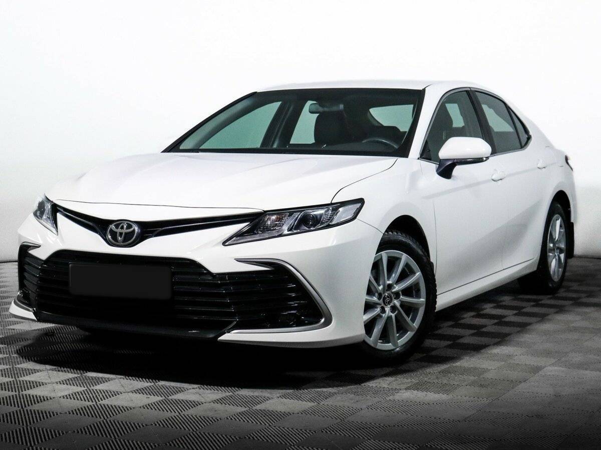 Toyota Camry 2021 года с пробегом. Посмотреть фото