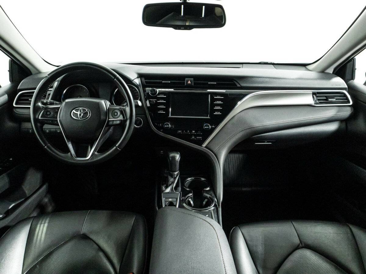 Toyota Camry 2018 года с пробегом. Фото: #12