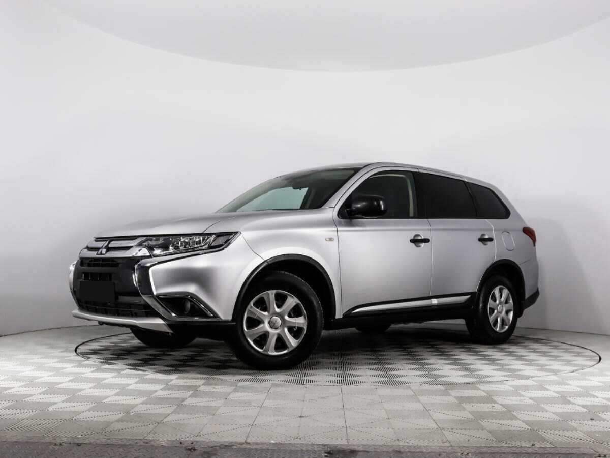 Mitsubishi Outlander 2018 года с пробегом. Посмотреть фото