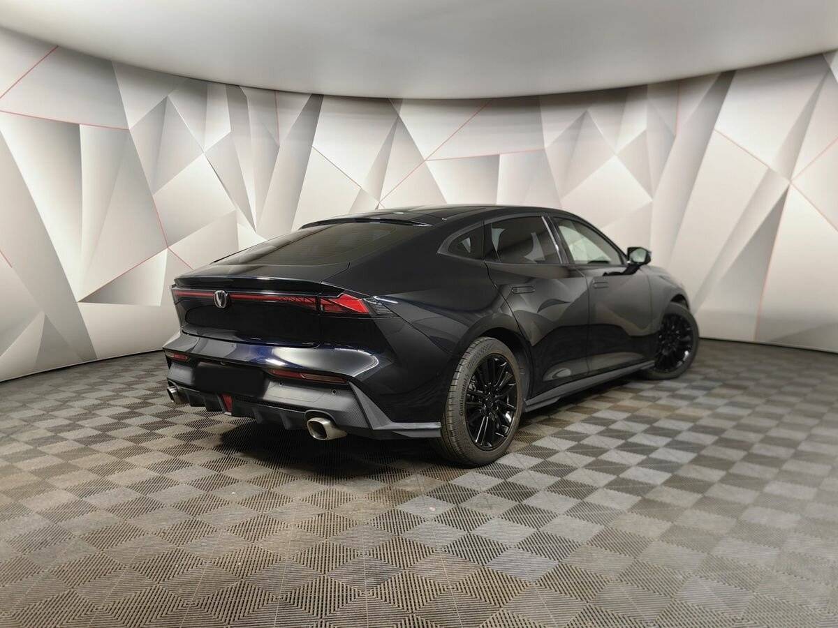 Changan UNI-V 2022 года с пробегом. Фото: #1