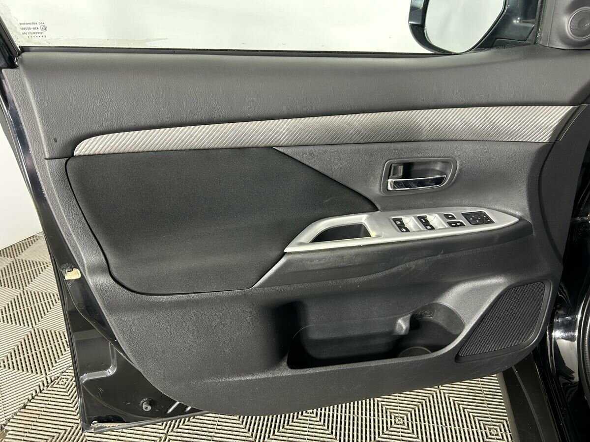 Mitsubishi Outlander 2015 года с пробегом. Фото: #6