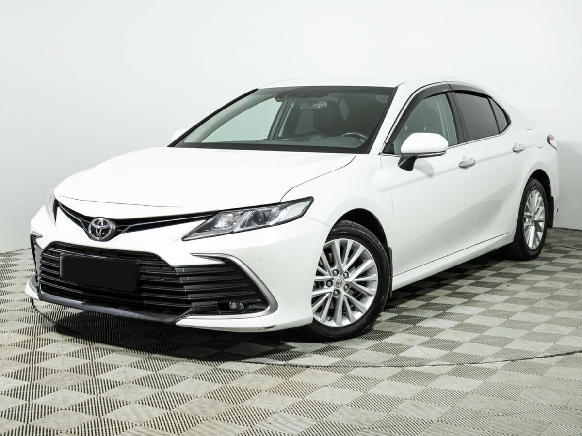 Toyota Camry 2021 года с пробегом. Посмотреть фото