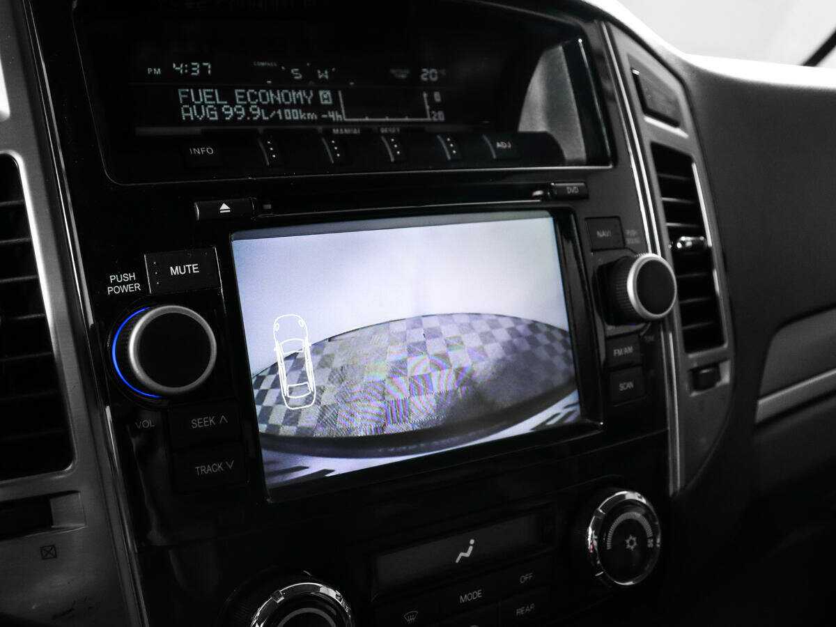 Mitsubishi Pajero 2014 года с пробегом. Фото: #12