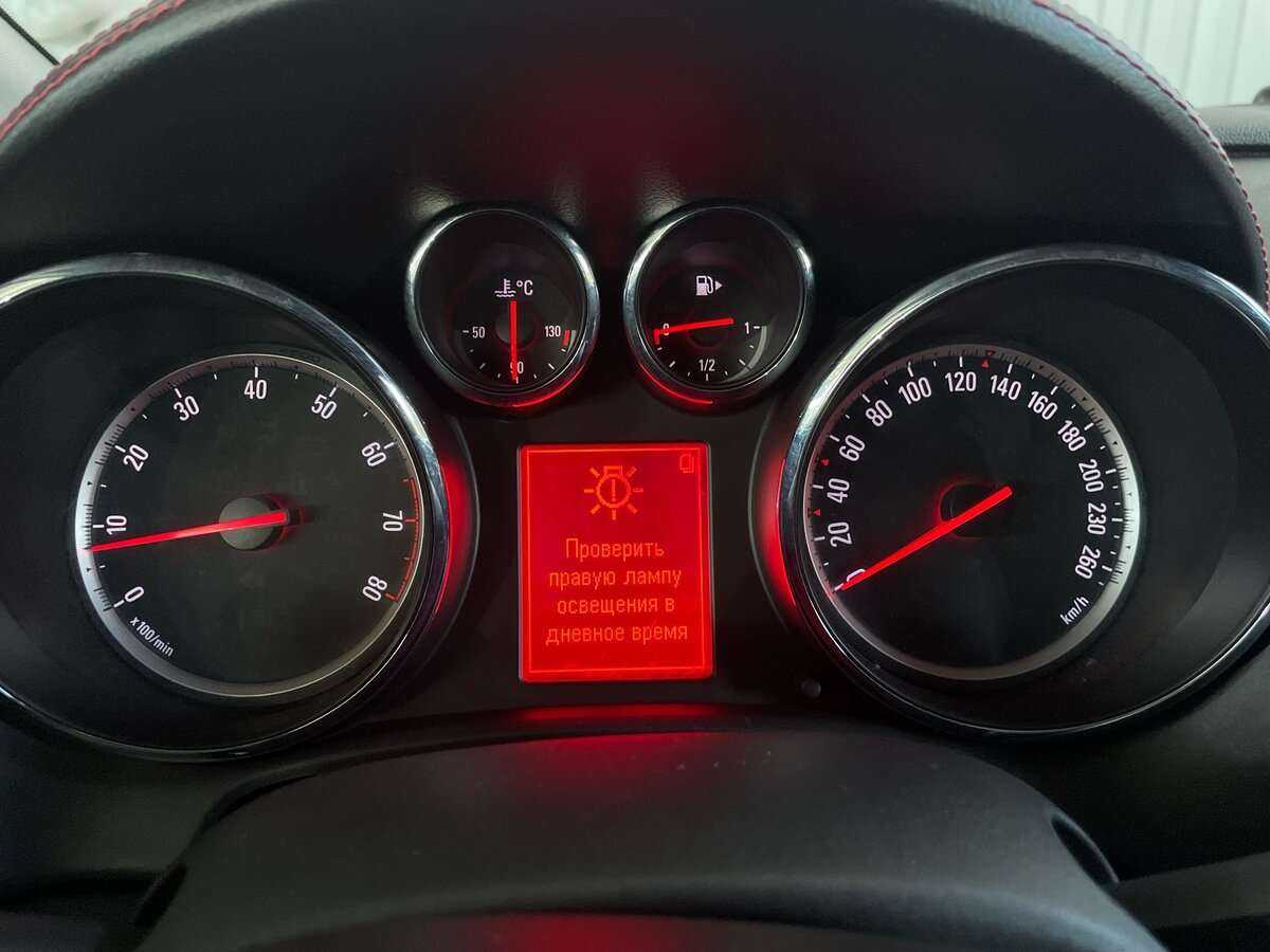 Opel Astra 2012 года с пробегом. Фото: #12