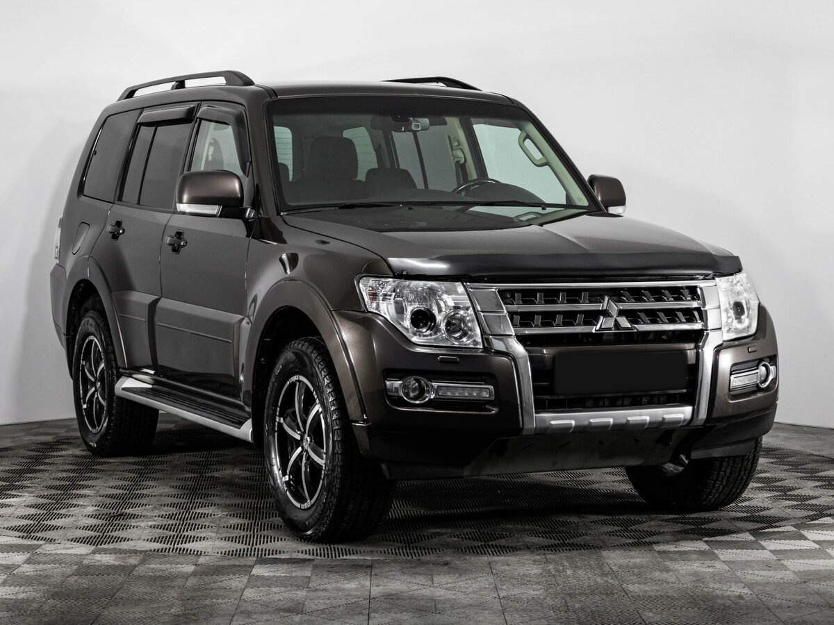 Mitsubishi Pajero 2017 года с пробегом. Фото: #3