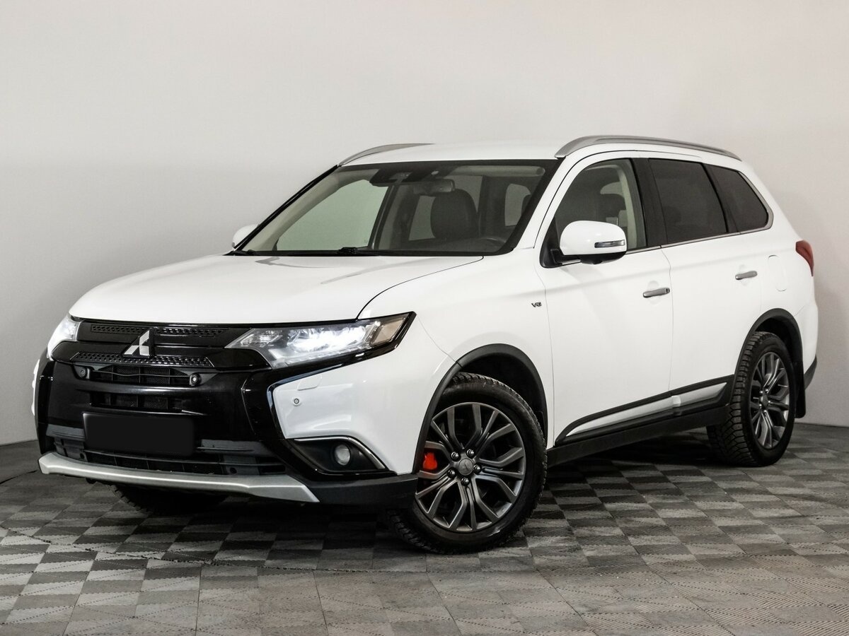 Mitsubishi Outlander 2017 года с пробегом. Посмотреть фото