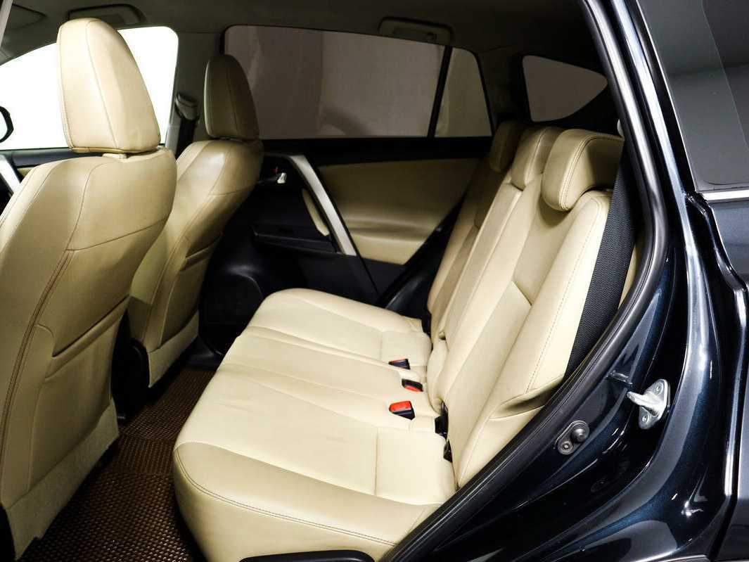 Toyota RAV4 2015 года с пробегом. Фото: #11