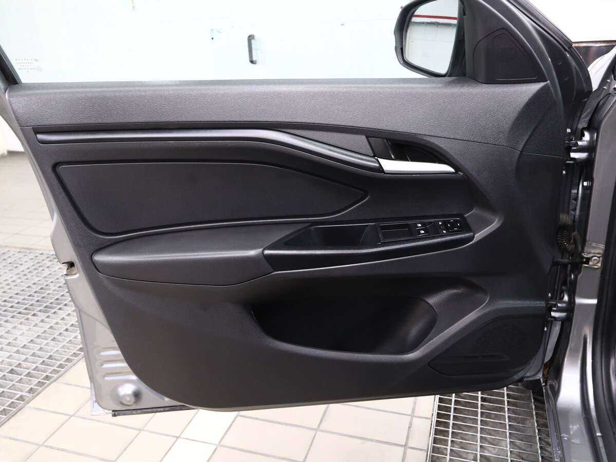 Lada (ВАЗ) Vesta 2018 года с пробегом. Фото: #11