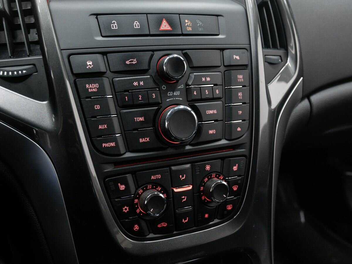 Opel Astra 2013 года с пробегом. Фото: #16