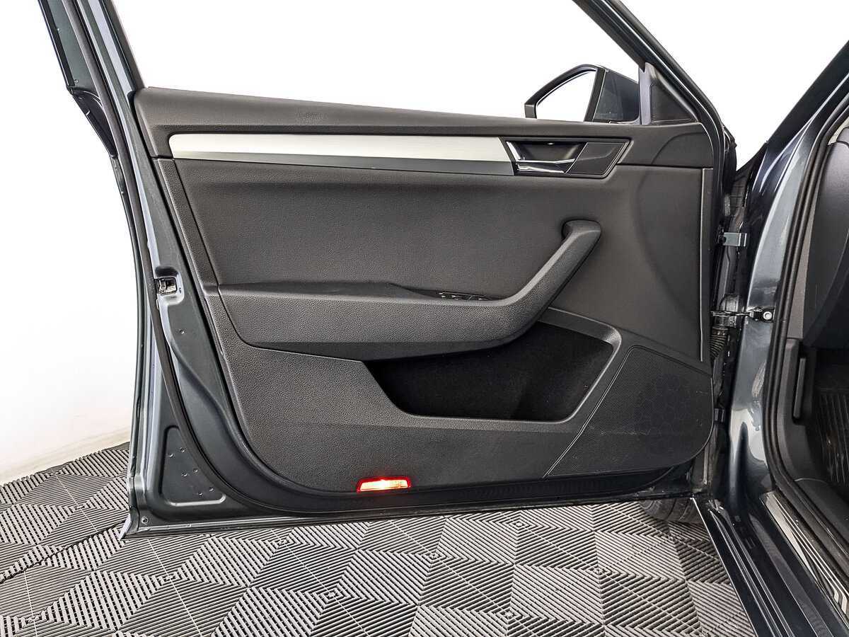 Skoda Superb 2019 года с пробегом. Фото: #18