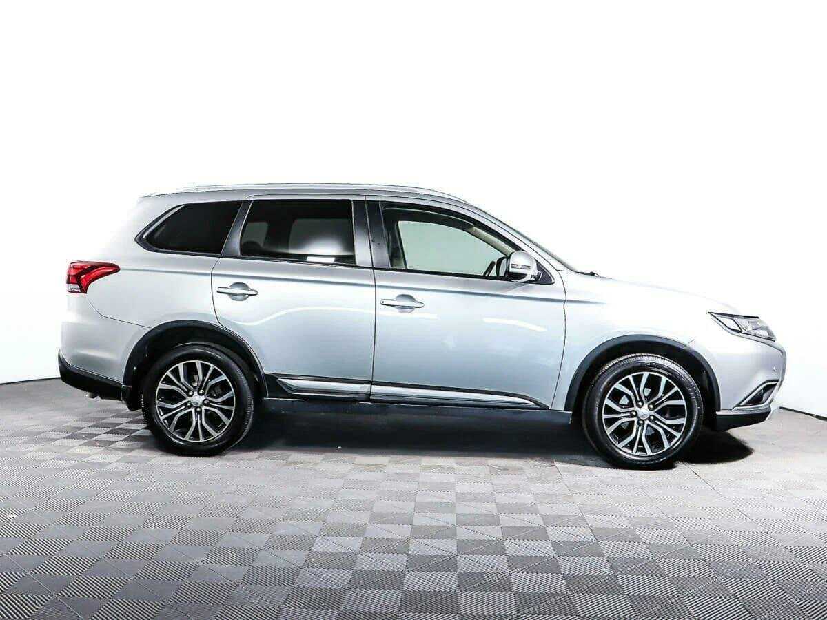 Mitsubishi Outlander 2016 года с пробегом. Фото: #2