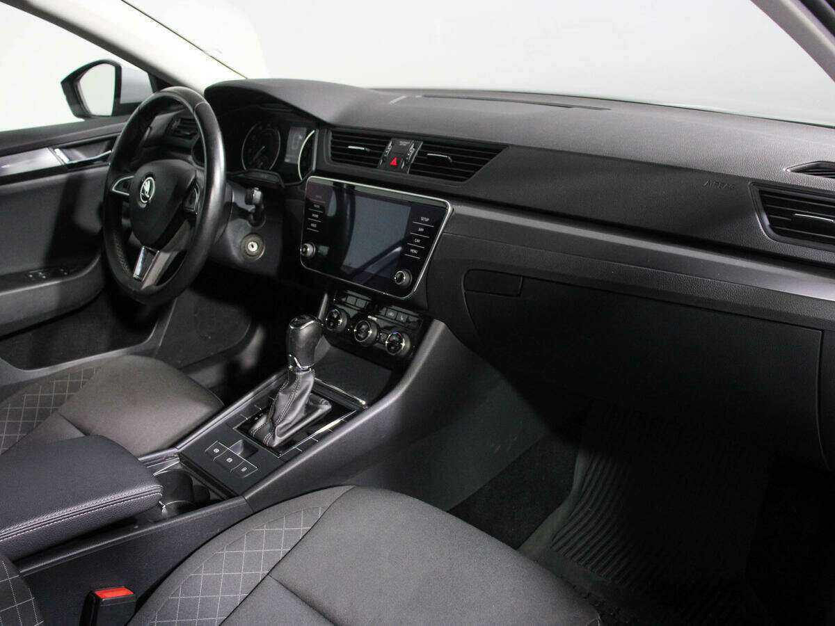 Skoda Superb 2017 года с пробегом. Фото: #5