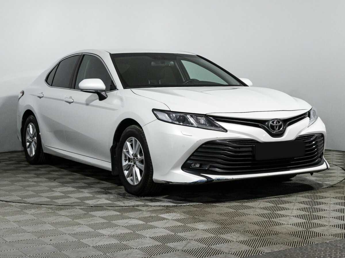 Toyota Camry 2018 года с пробегом. Фото: #2