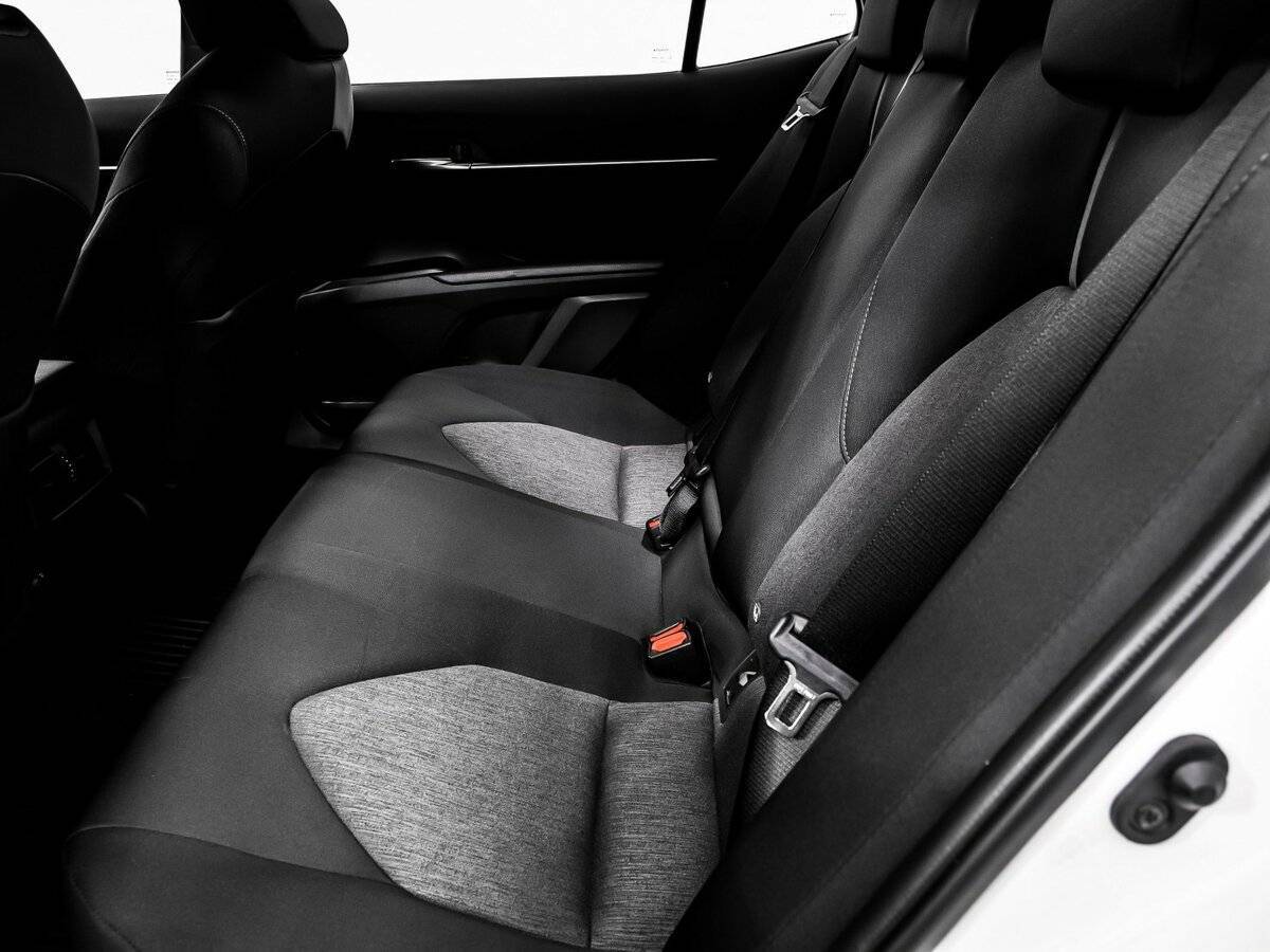 Toyota Camry 2021 года с пробегом. Фото: #13