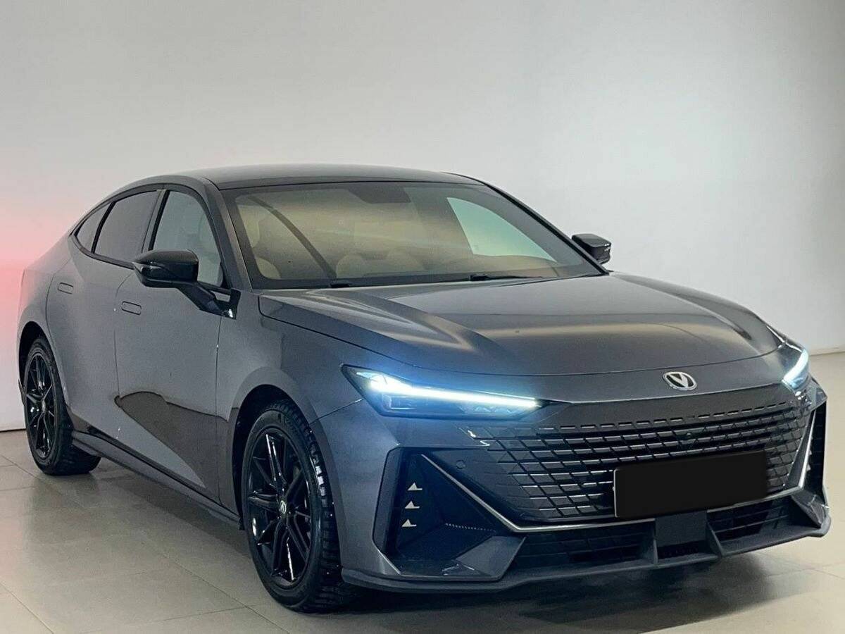 Changan UNI-V 2023 года с пробегом. Фото: #0