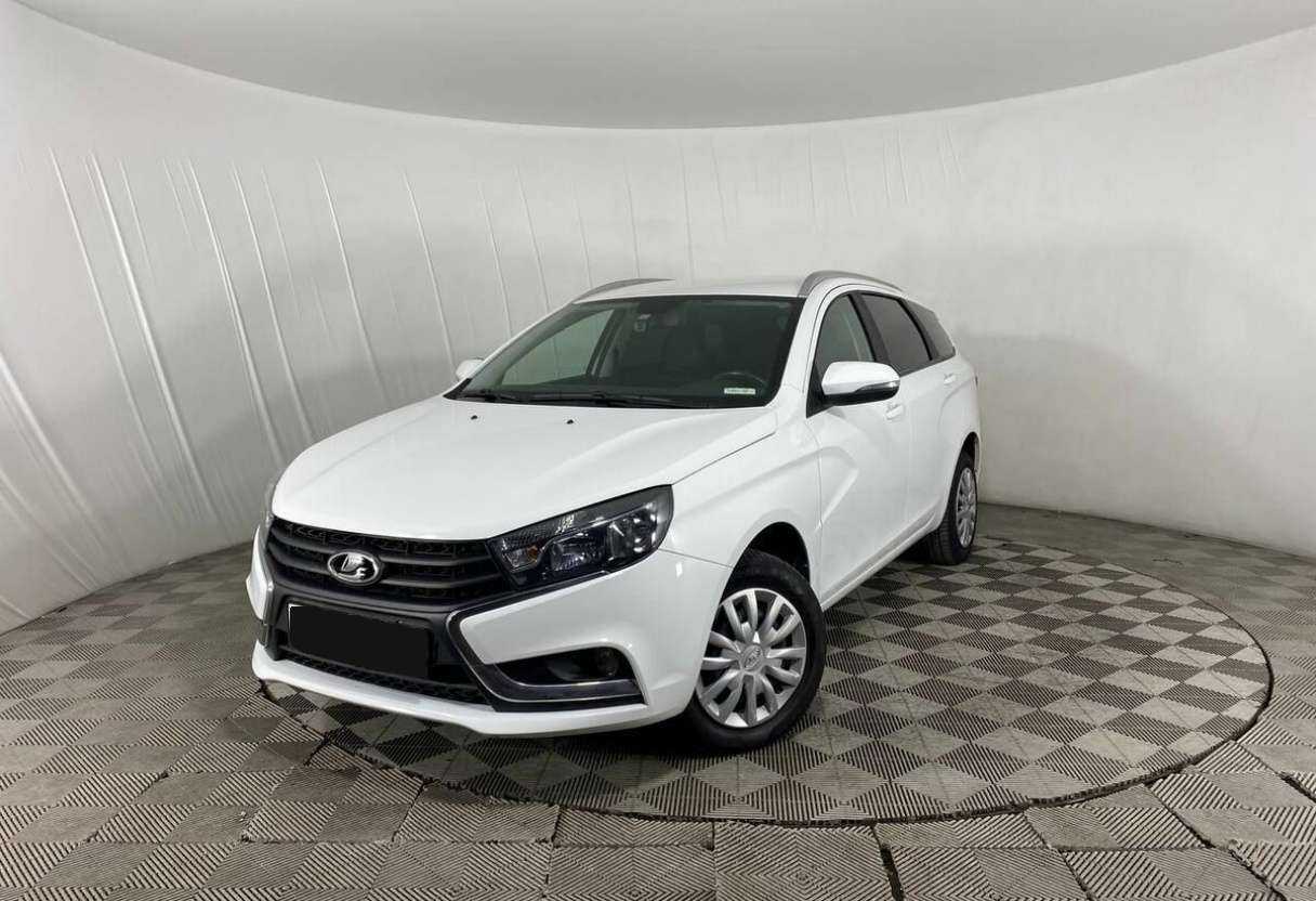 Lada (ВАЗ) Vesta 2021 года с пробегом. Посмотреть фото