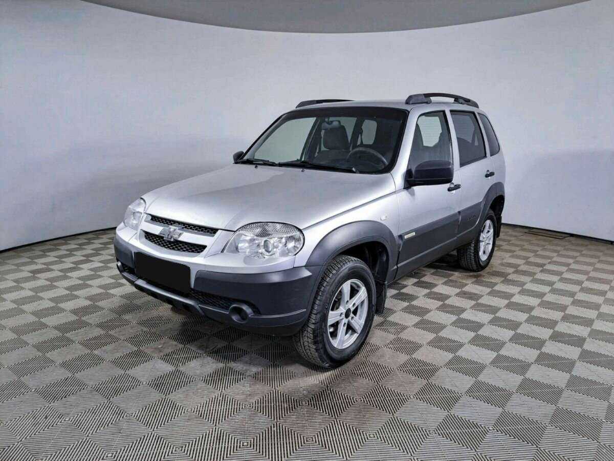 Chevrolet Niva 2017 года с пробегом. Посмотреть фото