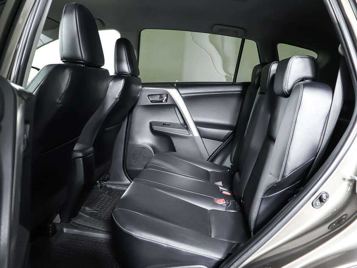 Toyota RAV4 2013 года с пробегом. Фото: #9