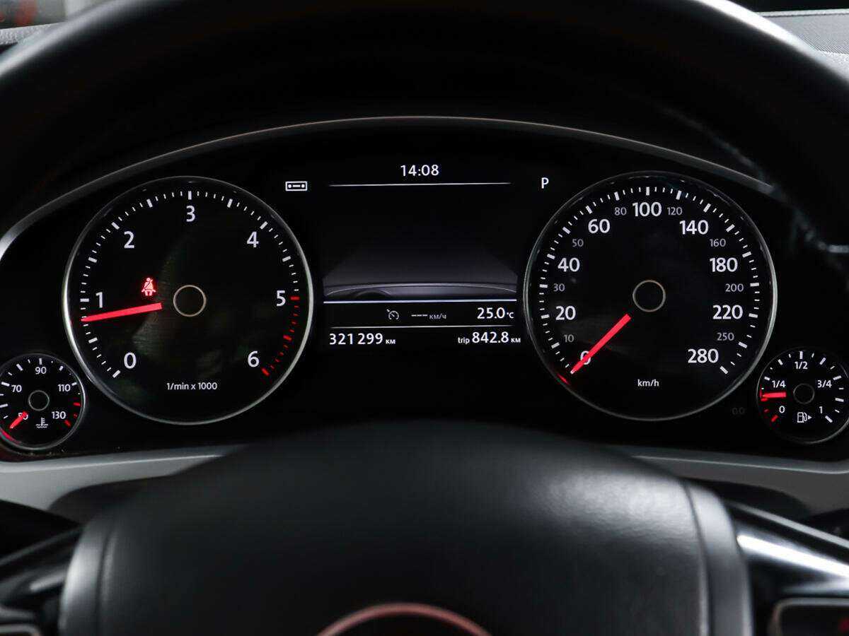 Volkswagen Touareg 2013 года с пробегом. Фото: #13
