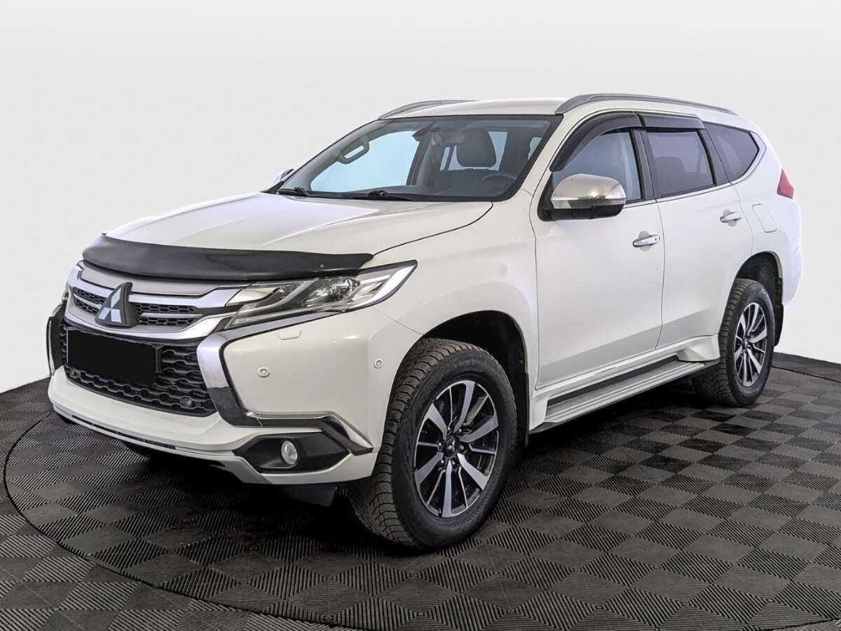 Mitsubishi Pajero Sport 2017 года с пробегом. Посмотреть фото