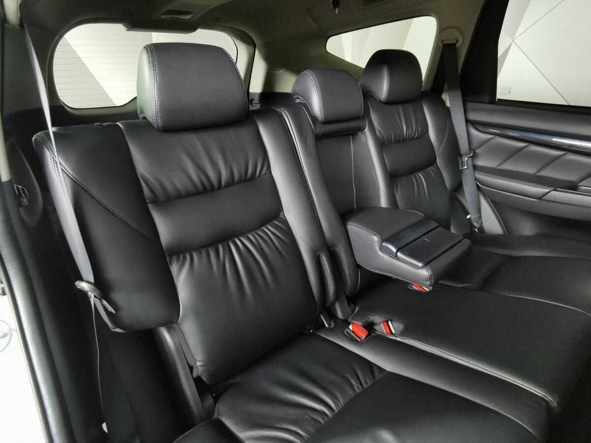 Mitsubishi Pajero Sport 2017 года с пробегом. Фото: #12