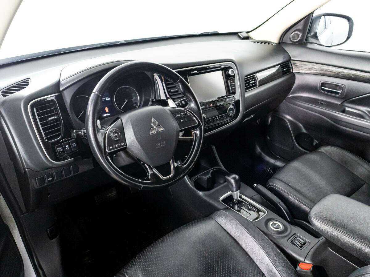 Mitsubishi Outlander 2015 года с пробегом. Фото: #10