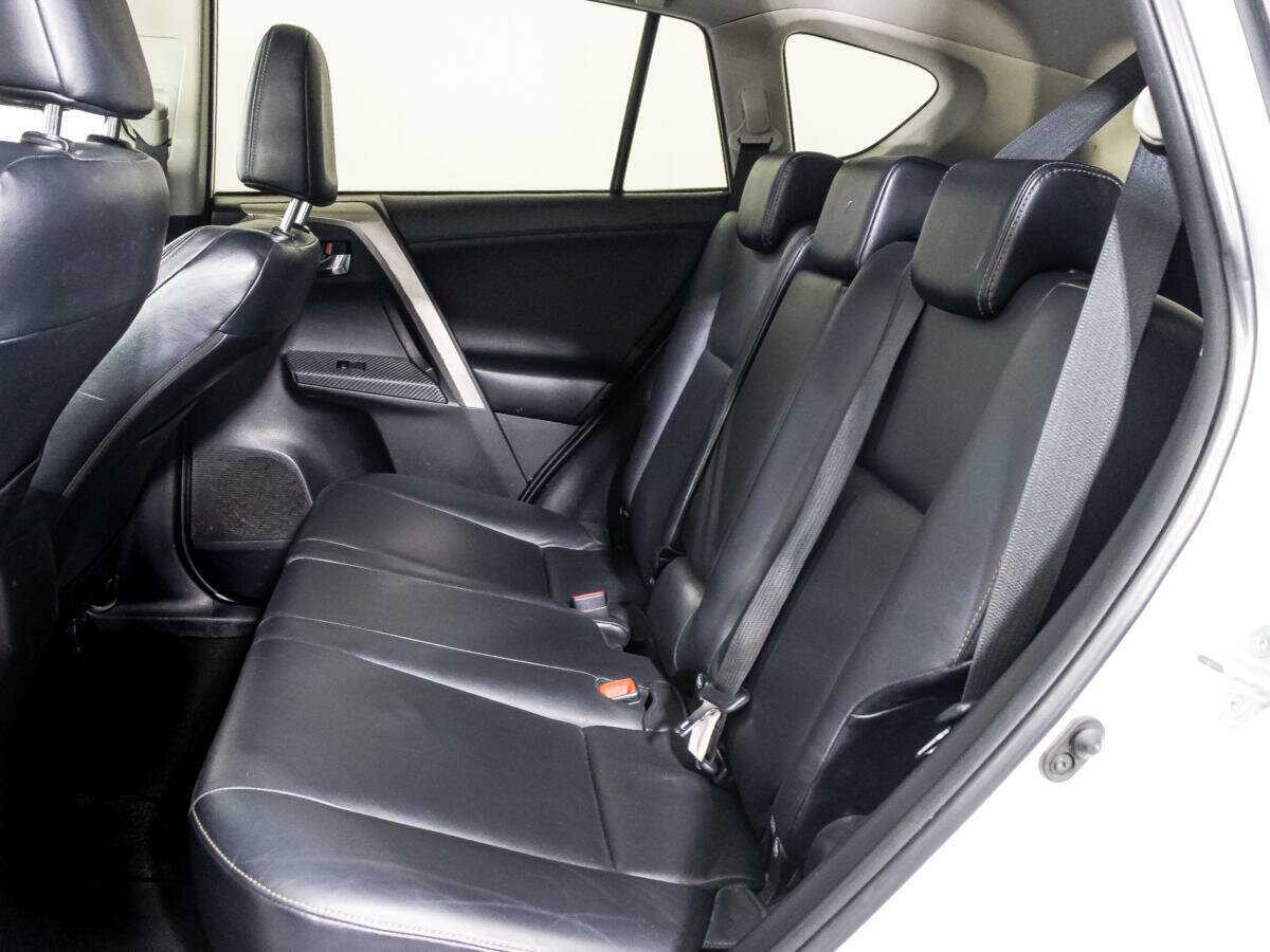 Toyota RAV4 2013 года с пробегом. Фото: #9