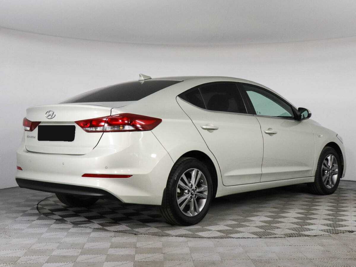 Hyundai Elantra 2017 года с пробегом. Фото: #4