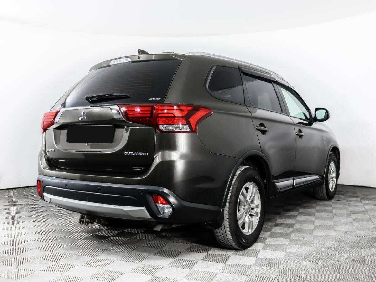 Mitsubishi Outlander 2018 года с пробегом. Фото: #4