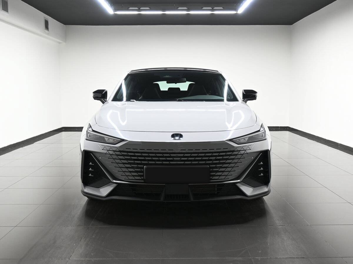 Changan UNI-V 2023 года с пробегом. Фото: #2