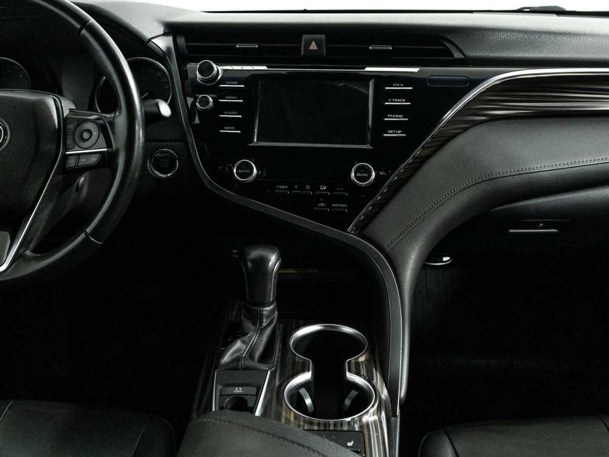 Toyota Camry 2019 года с пробегом. Фото: #12