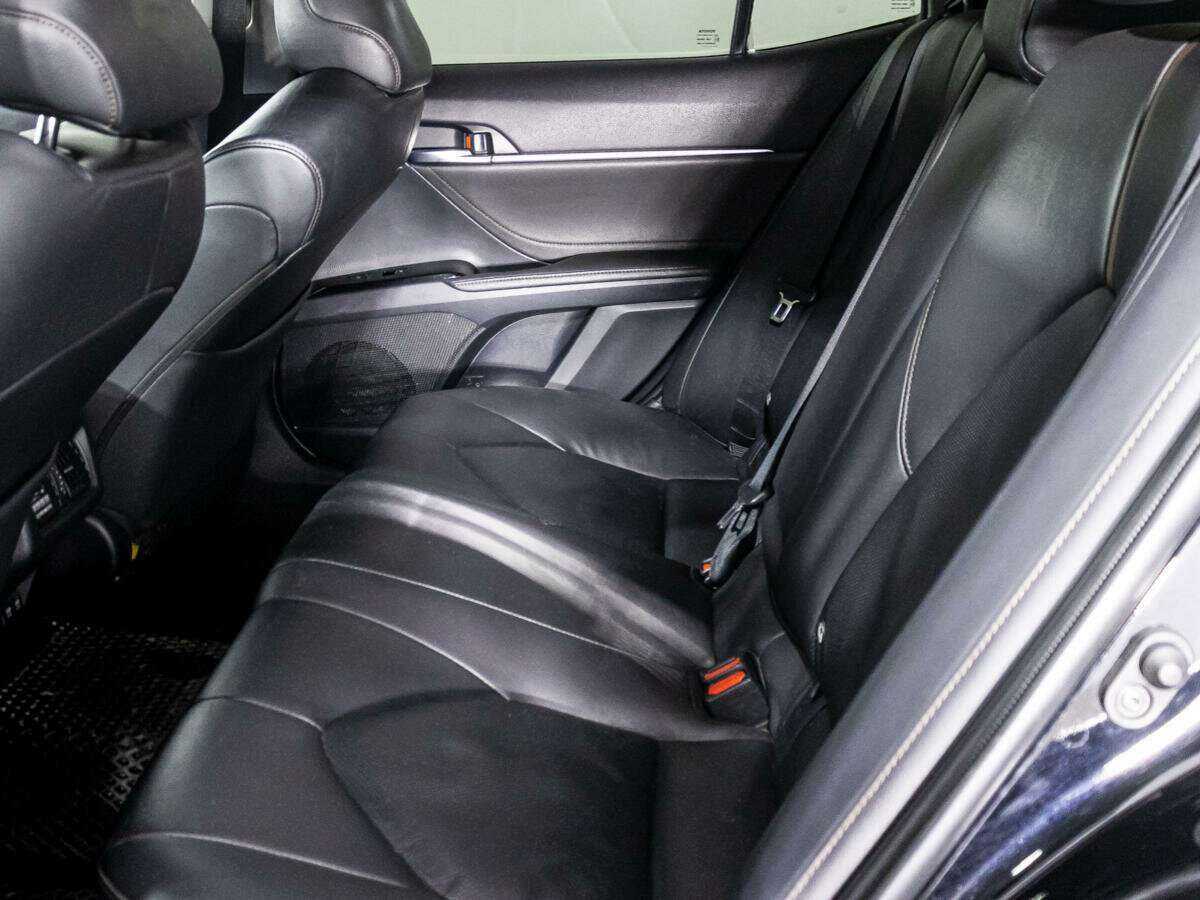 Toyota Camry 2018 года с пробегом. Фото: #9